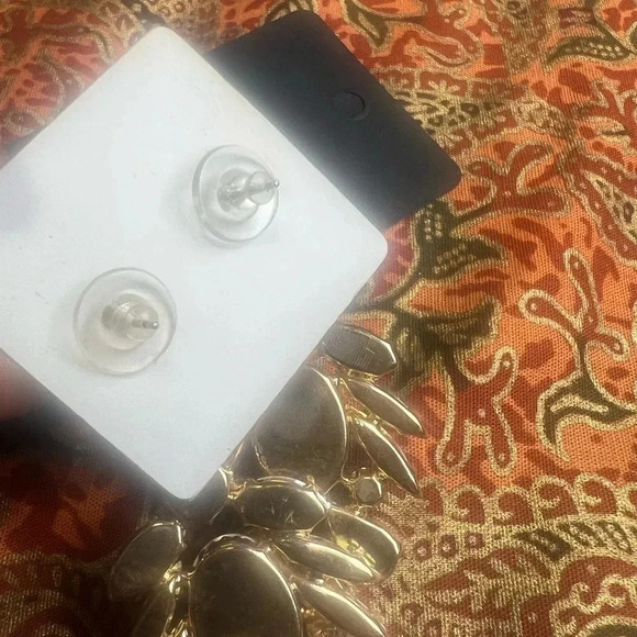 Glitz & Glam Festive Dangle Earrings - Picture 9 of 9